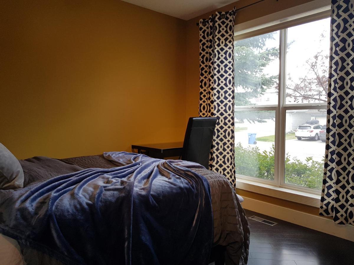Tuscan Ridge Guesthouse Calgary West YYC Exterior foto